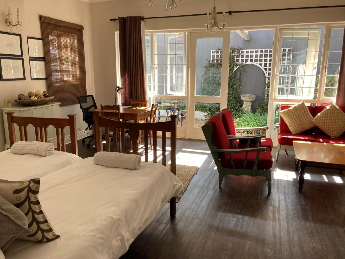 From Home, Waverley B&b, * Johannesburg
